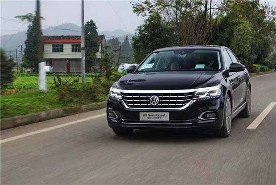 帕萨特和迈腾是双胞胎不好选？那是你没仔细研究