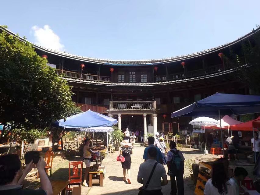 在福建,位于龙岩永定区 7