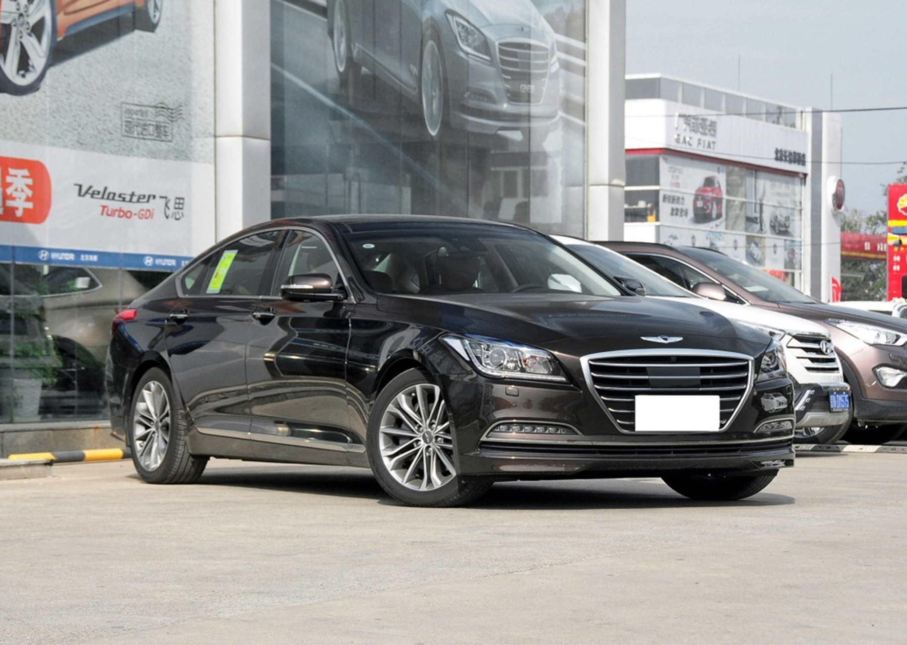 高中同学聚会，班长开了一辆“宾利”，近看才发现这车得40万