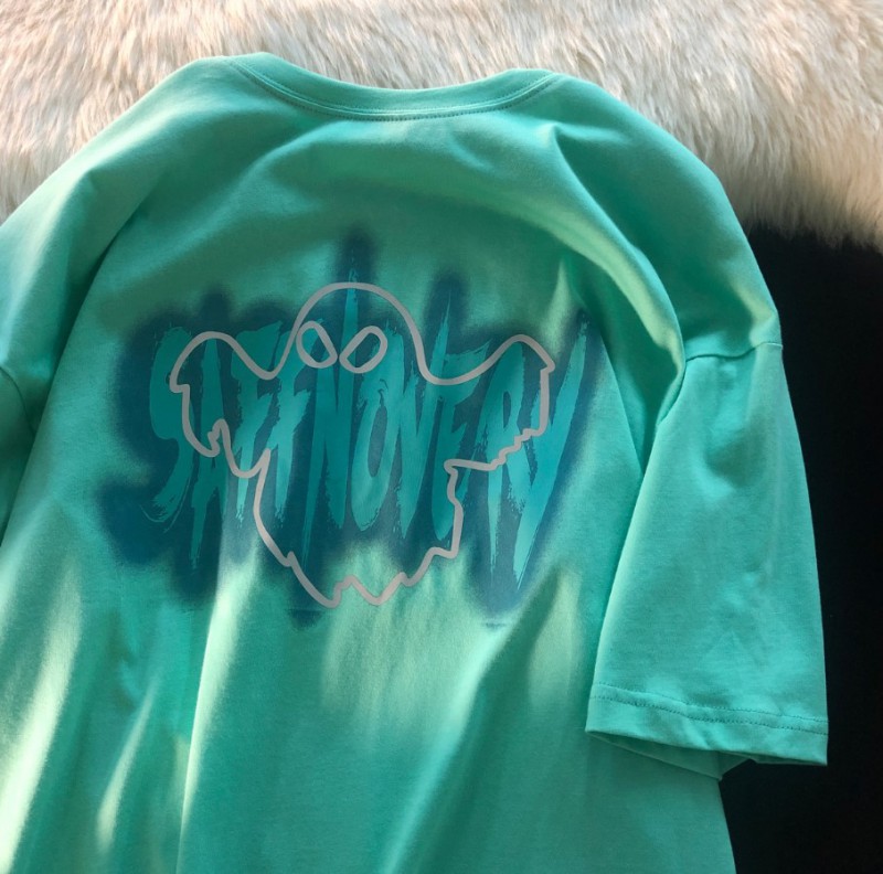 绿色的上衣搭配什么颜色的下装