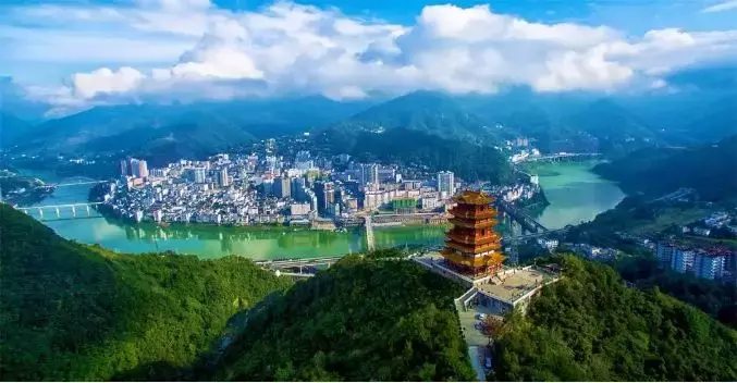 陕南居然有一个"小香港"，长得像重庆，却还说着四川话