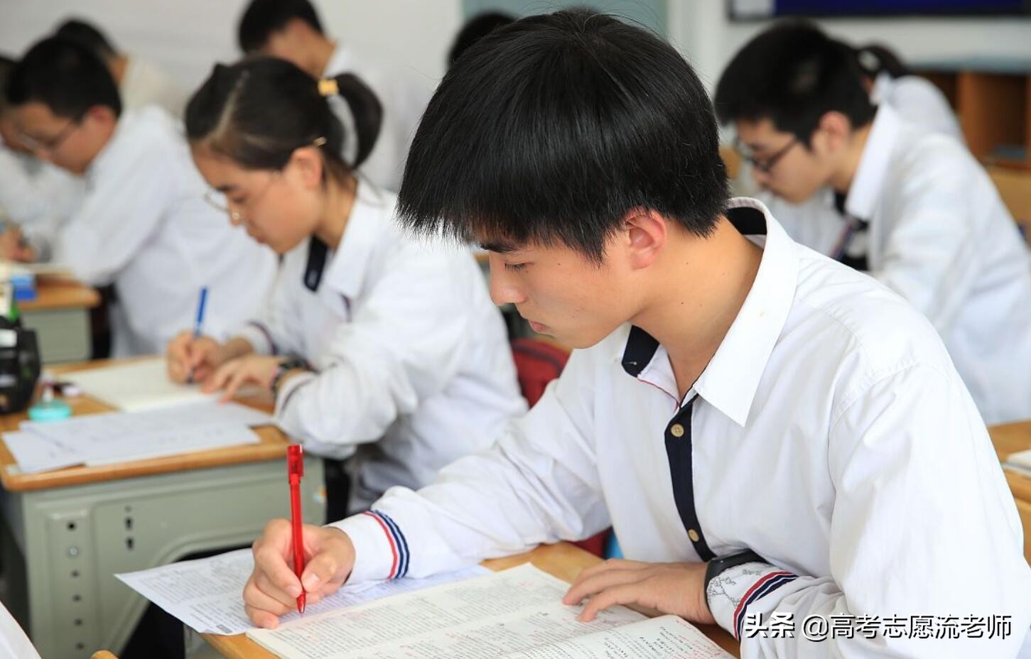 高考理综试卷，是按科目做还是按试卷出题顺序做？听听老师怎么说