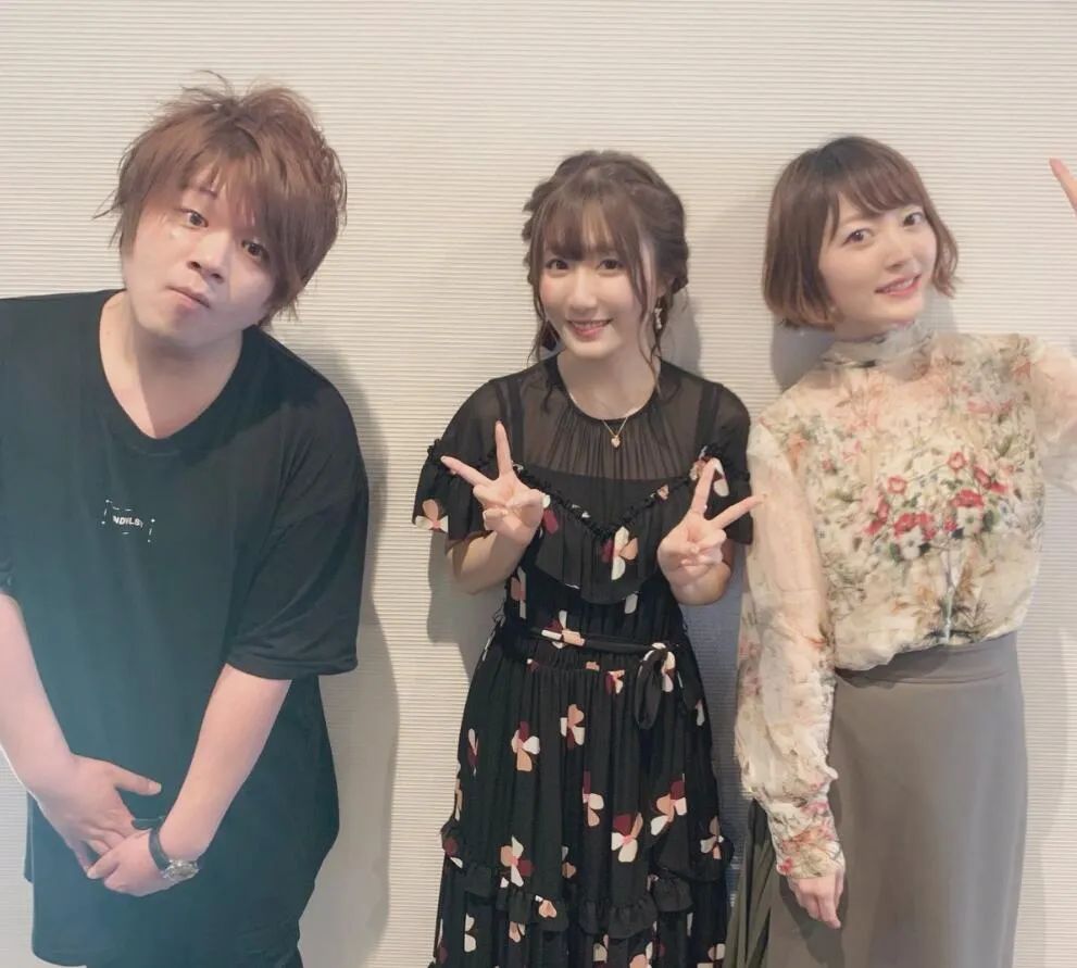 《食戟之灵》声优合照曝光，松冈又被美女包围