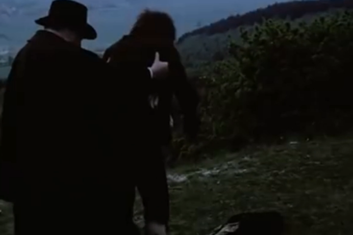 离奇出现的16岁少年，诡异的行为背后隐藏着什么？难道是未来人？