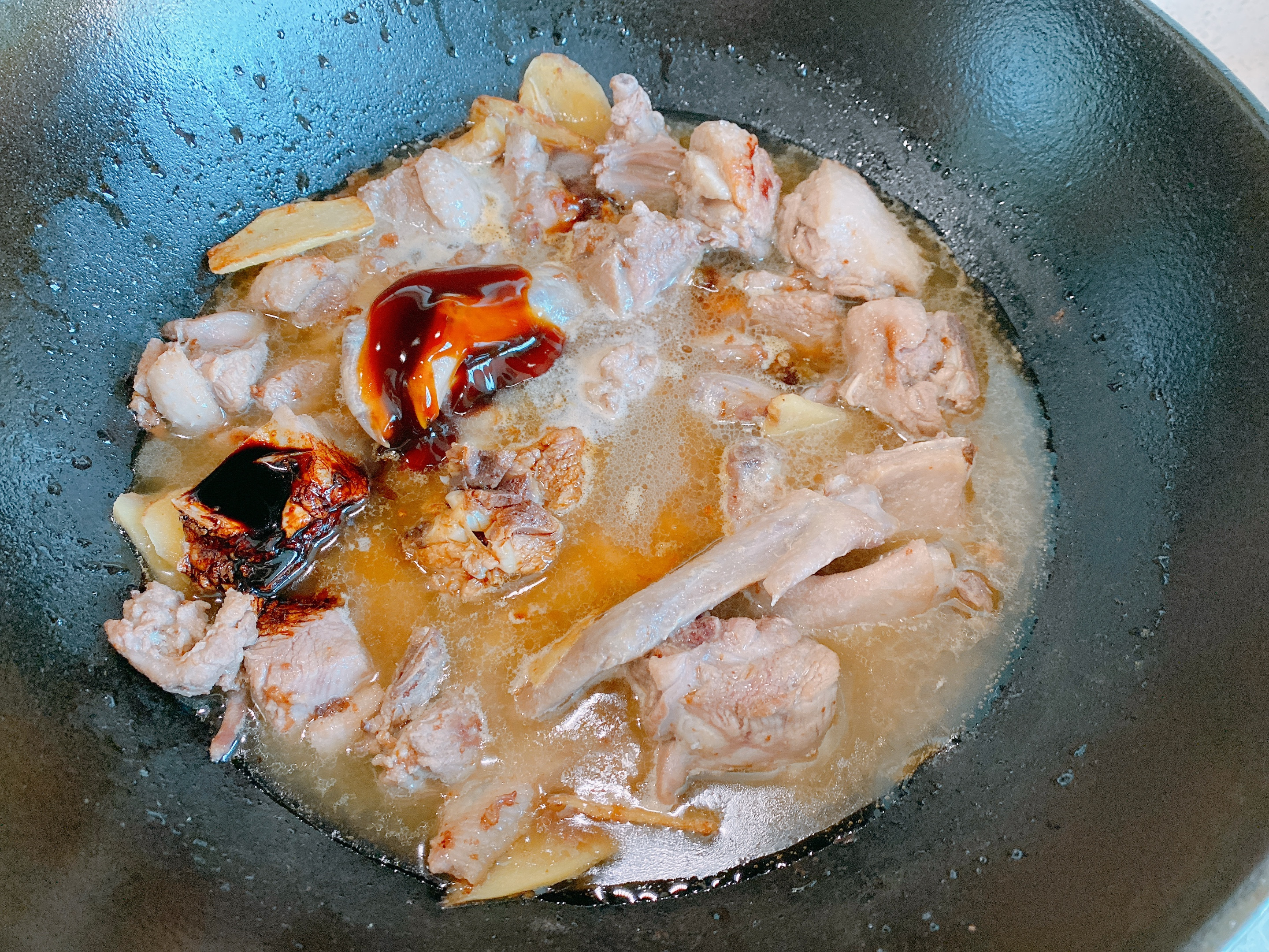 鸭肉最好吃的做法，咸香入味，肉质酥软没有腥味，适合冬天炖一锅