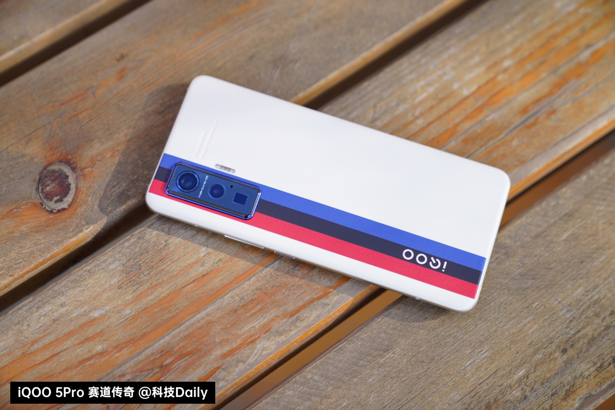 其实iqoo的正统读音是/a01ku09/,中文谐音也就是"艾酷",喜欢iqoo