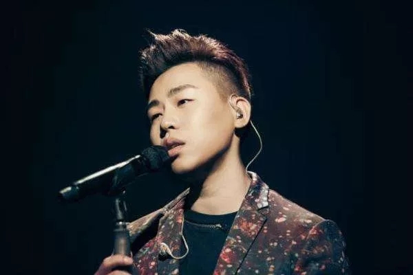 细数胡彦斌的早期经典歌曲，一曲红颜，一首月光，谁更打动你？