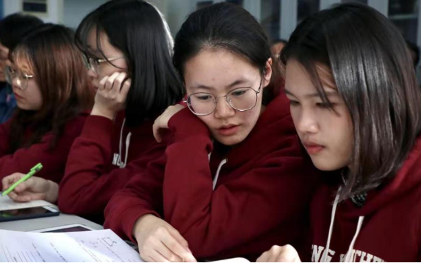 家境一般的学生适合报考的院校，录取分数不高，毕业后还很好就业