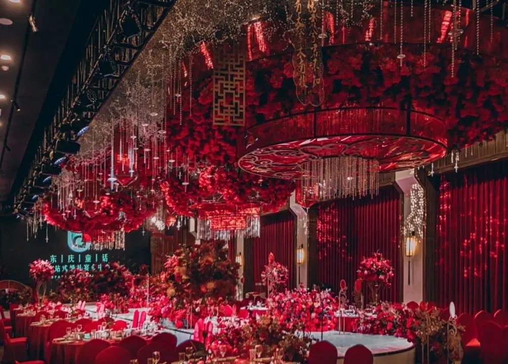 年会预定 | N+1种选择，不如选择一站式宴会服务