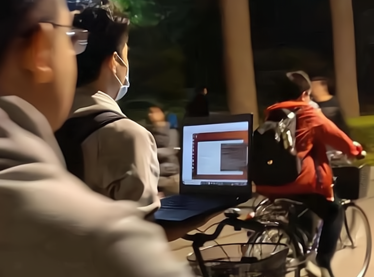 一组清华大学食堂“私照”流出：实力越强，世界对你越好