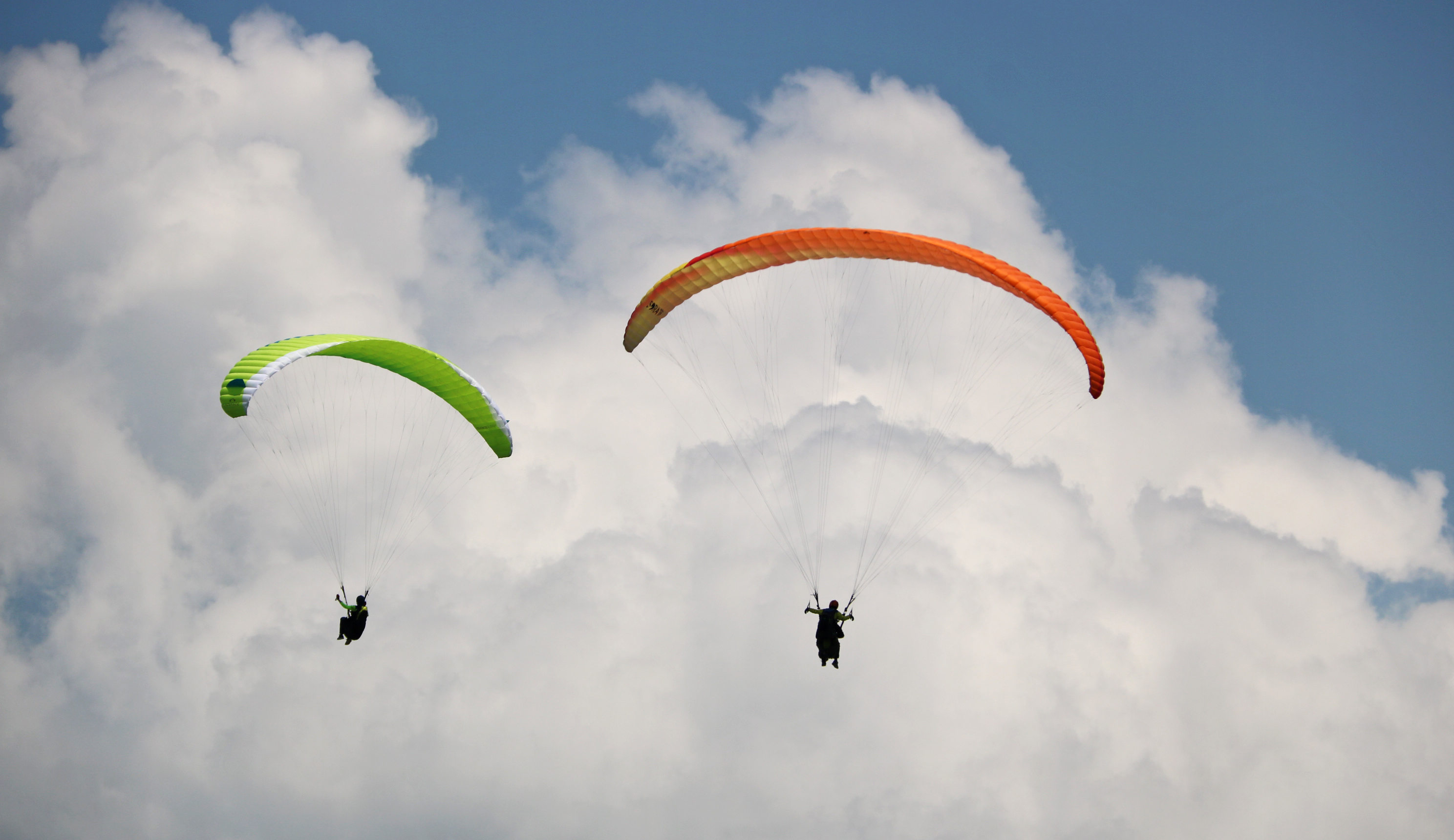 天空很辽阔，我们一起飞 | 滑翔伞飞行培训课程报名