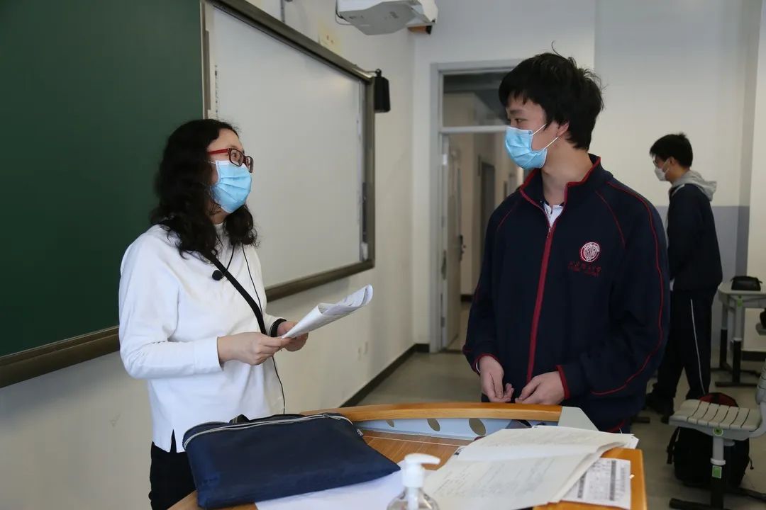 民办学校“涨声”不断，家长坐不住了，“天价学费”谁来买单？