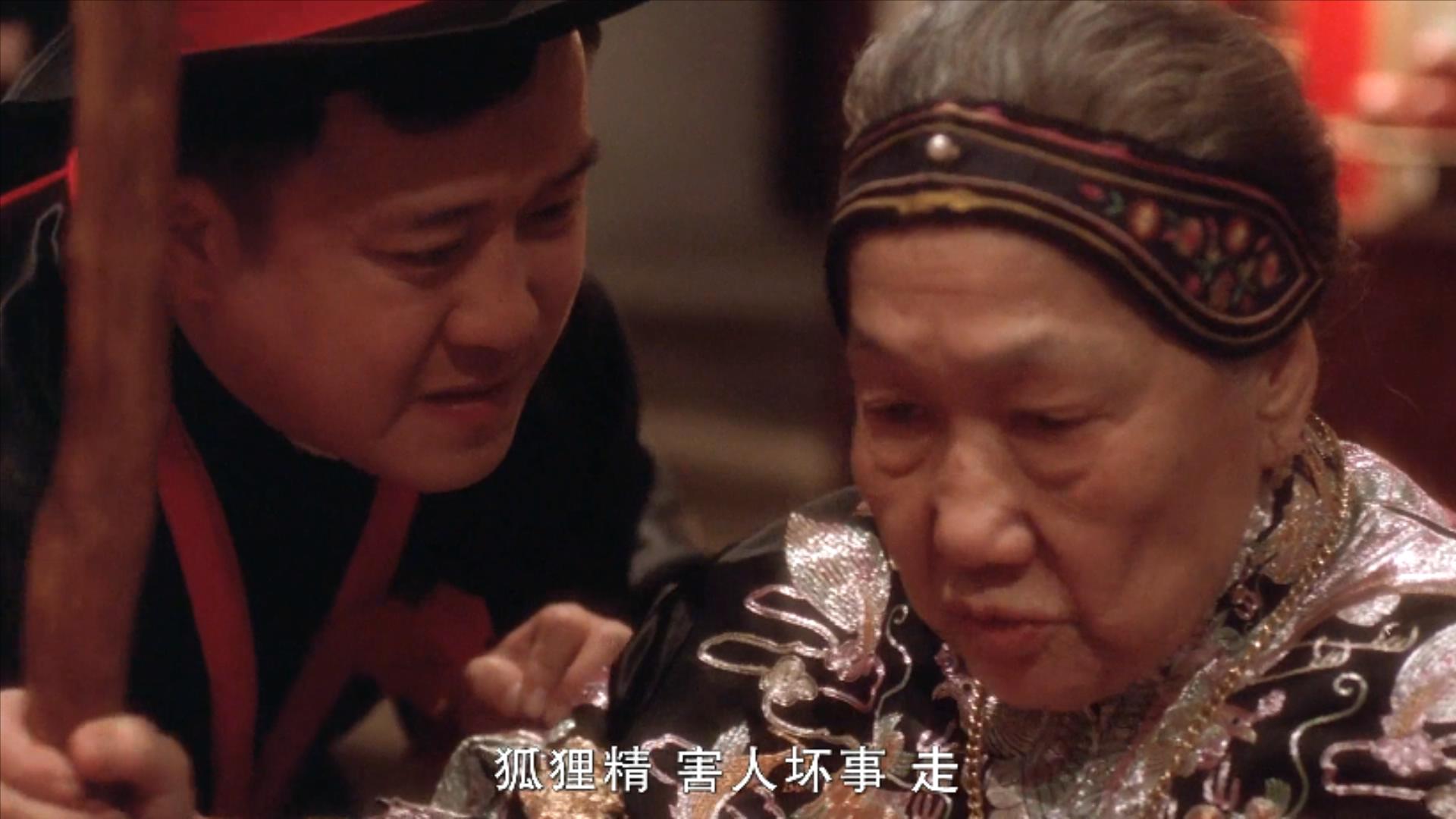 32年前，王祖贤大尺度出演潘金莲，曾志伟的武大郎更是形象贴切