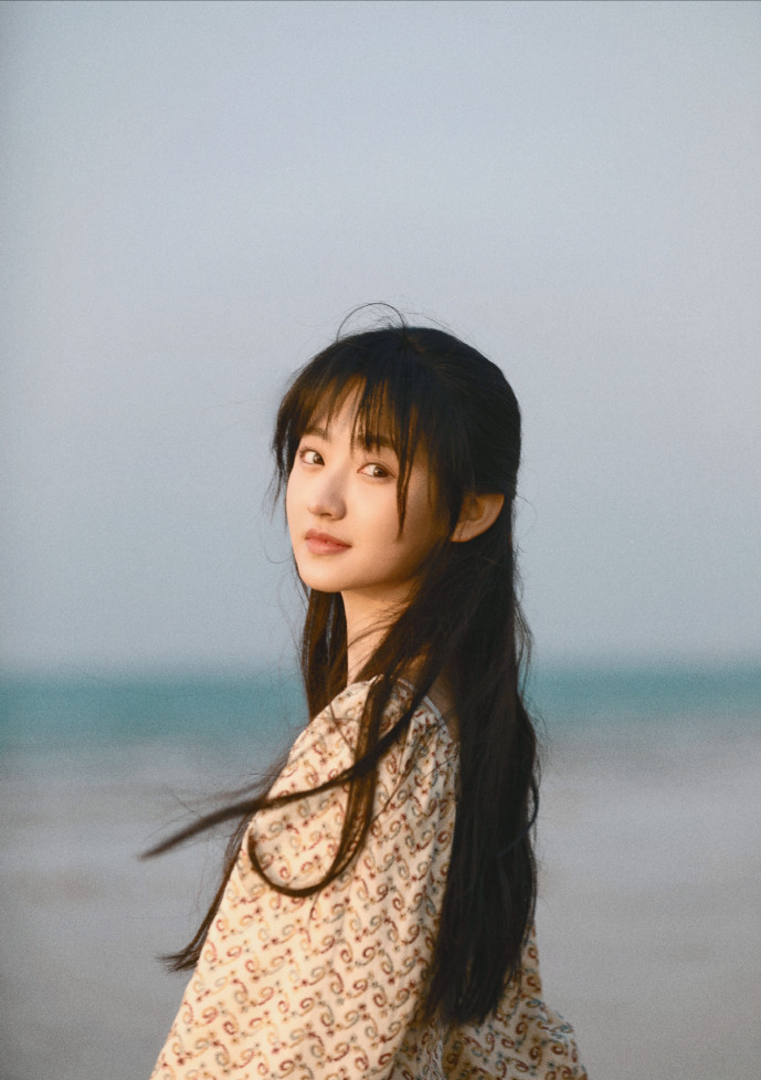 见识到了杨雨潼的演技,虽然年纪不大,却把徐英子的隐忍完美演绎出来