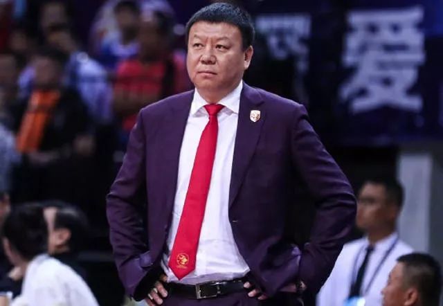 杜峰为什么不进过nba(深度分析：杜锋凭啥取代李楠？不外乎四个原因，有无奈也有尝试)