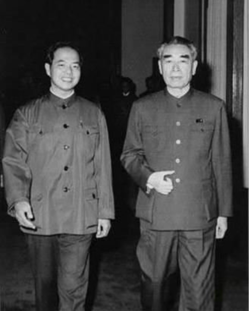 77年邓小平原计划准备一年再恢复高考，因何改变主意：不能再等了