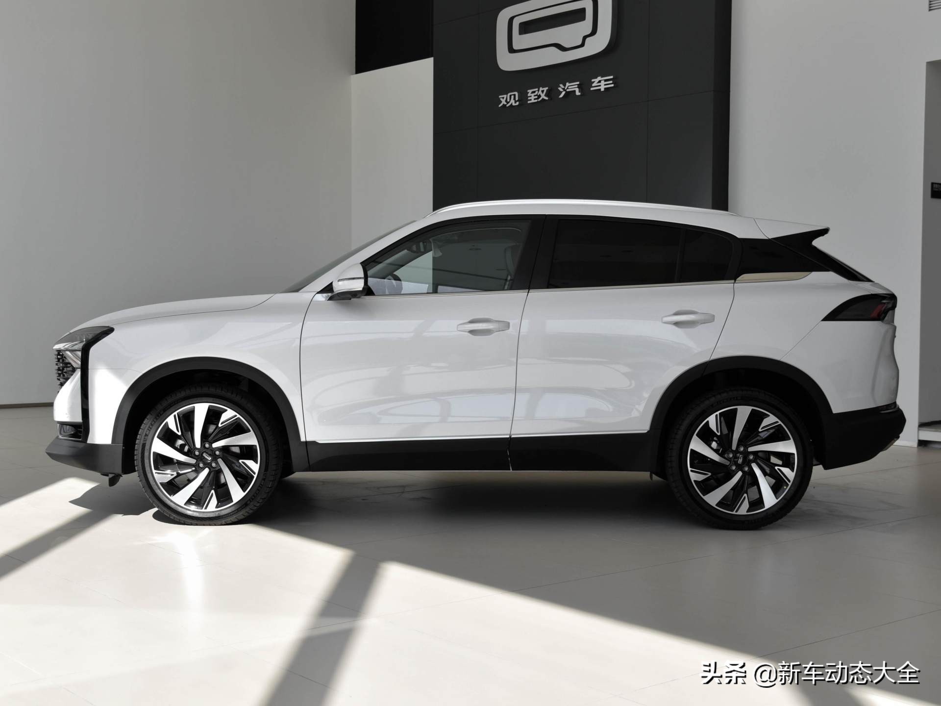 9米又宽又大,宝马技术发动机,价格不贵,带你看观致7