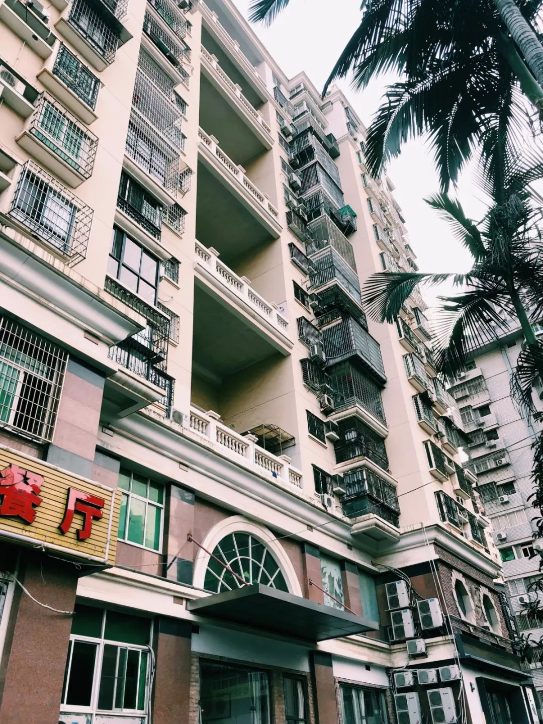 老破小一平10万+！我们走遍厦门18所名校，为你曝光最贵学区房！