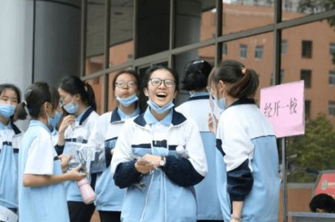 中考迎来新政策，初中生2023年或可“直升高中”？家长要提前了解