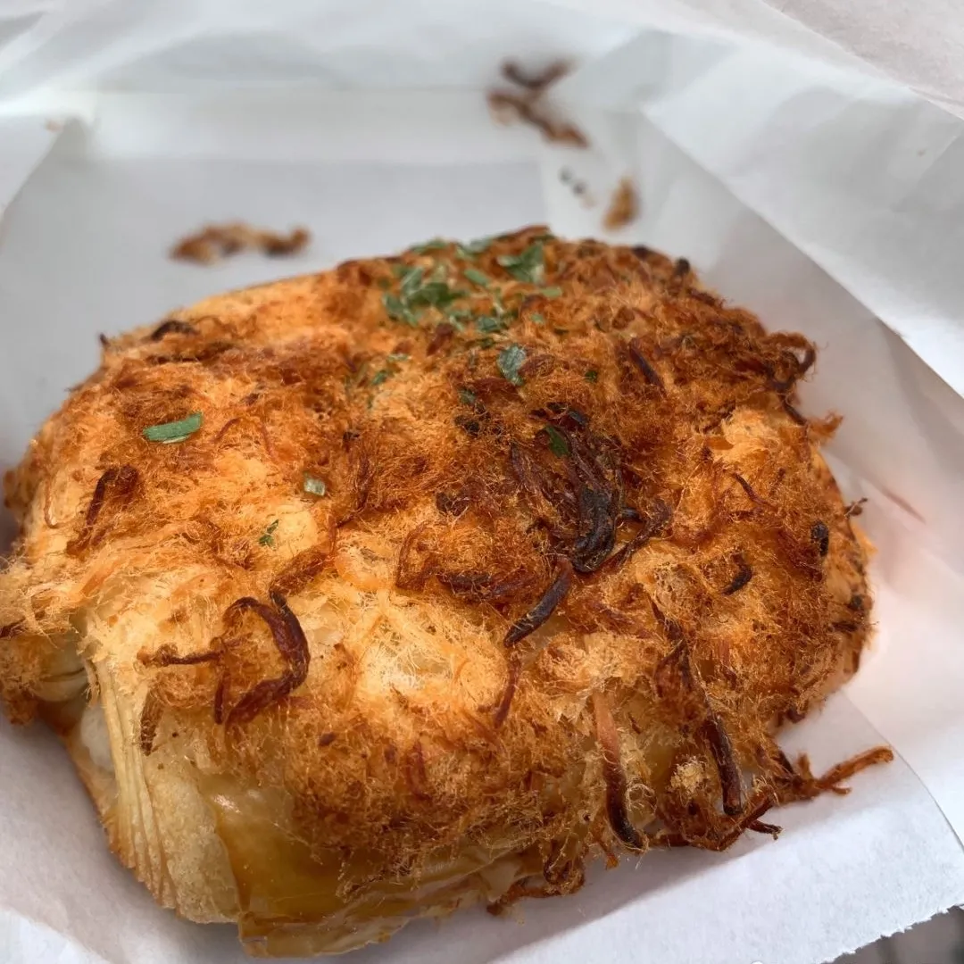 流心咸蛋黄、绵密厚芋泥，深圳这5家三明治料多到包不住