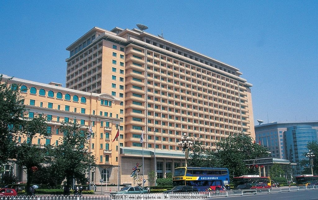 北京饭店建到14层时，中央警卫来找：威胁到中南海，赶快停工