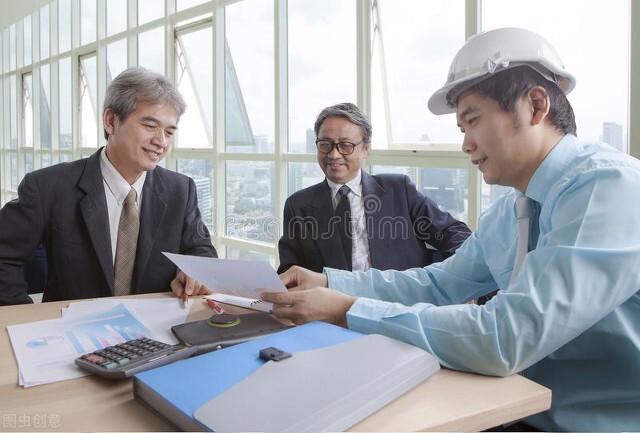 公共管理类专业：对应的行业都还算不错，挤进去却没有那么容易