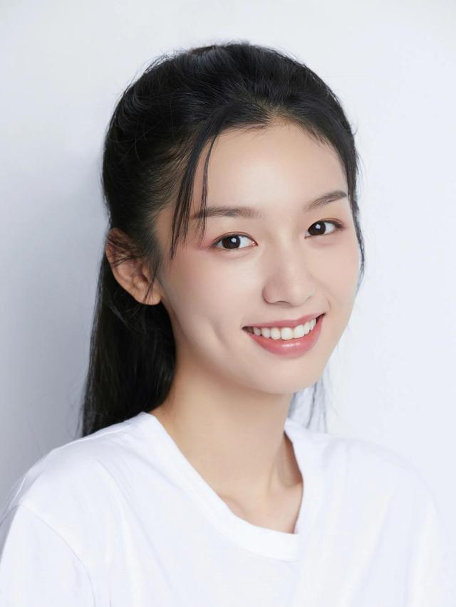 口红推荐：这些口红显白显温柔，持久不沾杯，颜色自然又好看