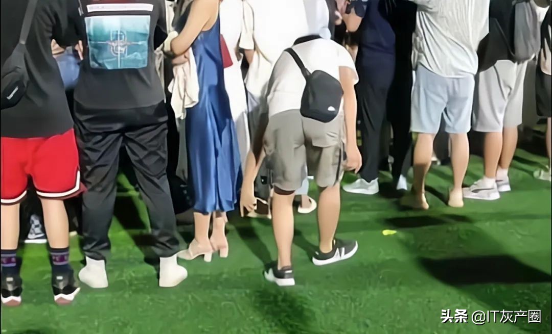 偷内裤？山西中医药大学大一男生戴假发混进女浴室：贱不贱呐