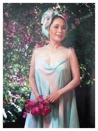 和張哲瀚合影的原來是她，黛薇夫人是日本右翼分子，蘇妲己再世