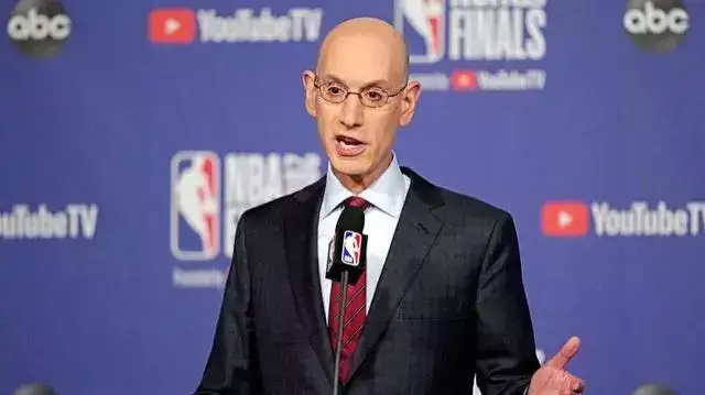 nba上海路牌为什么被拆(肖华已经飞往上海，NBA中国赛上海站路牌已经拆除)