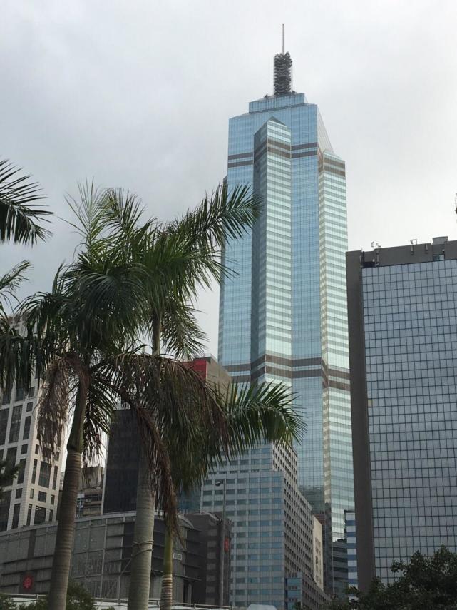 香港中环中心大厦被谁买了（之前李嘉诚出售中环中心）