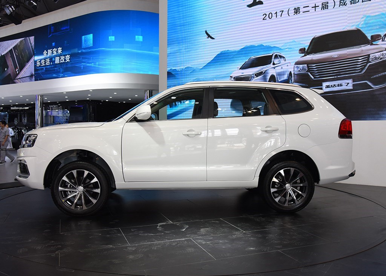 华泰圣达菲7,如果从尺寸动力看,性价比还不错,但品牌差些