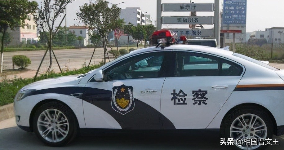 同樣是警車，有些警車印“公安”，有些警車印“警察”，有何區別