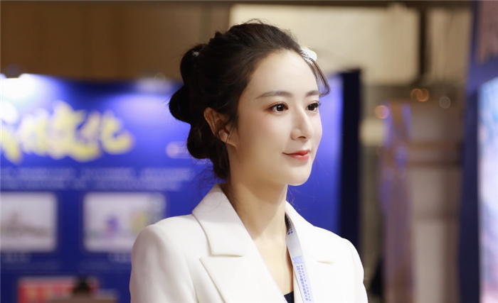 本以为薇娅就是原名，当她“真名”曝光后，粉丝：还好早改了