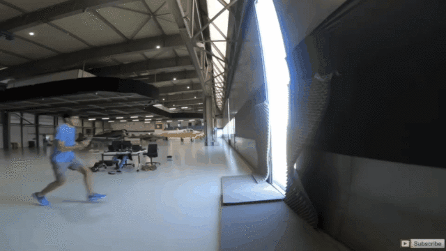 高速无人机独立穿越森林，全程自己规划路线，时速高达40公里