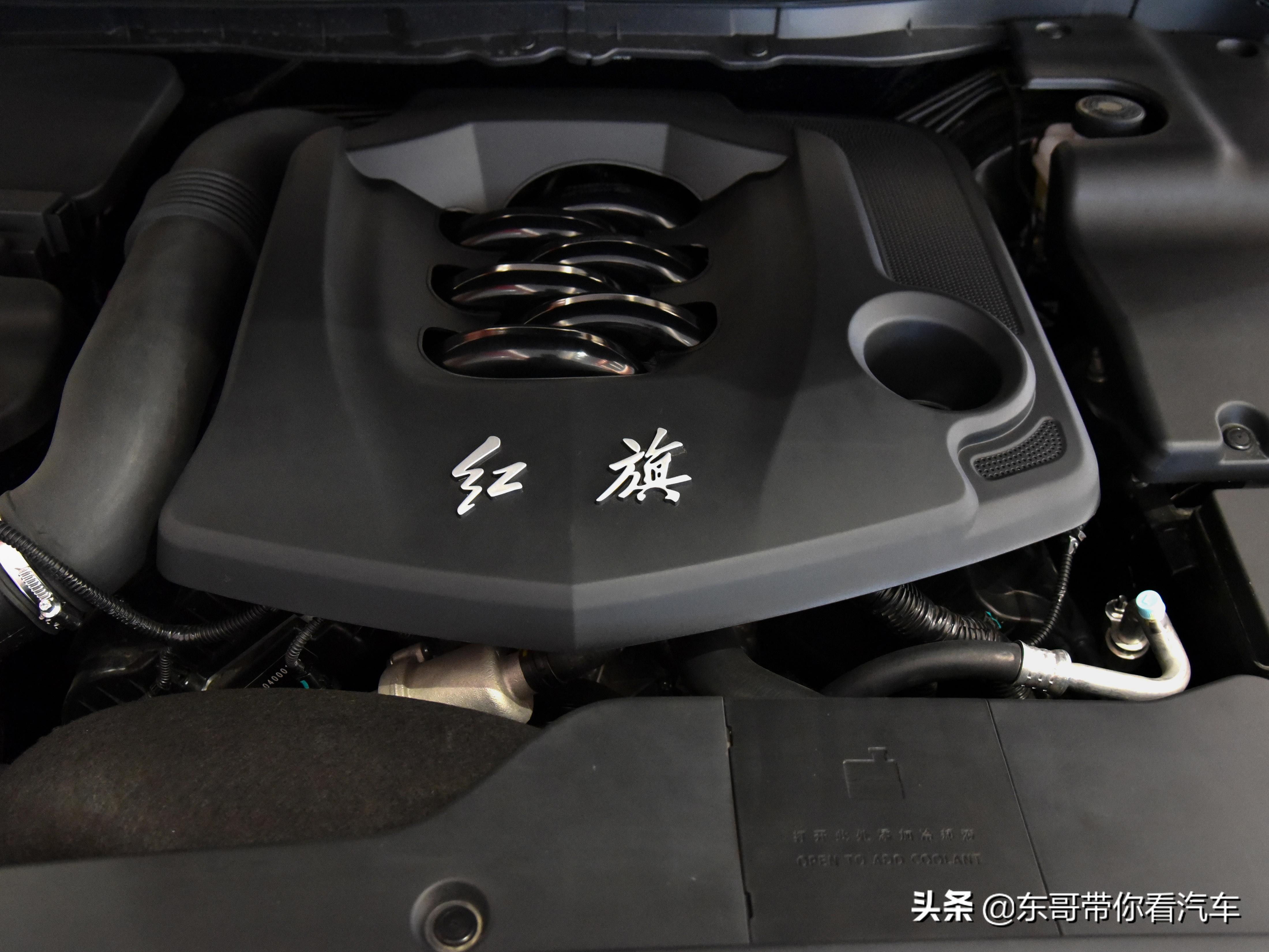 V6大自吸，长度5米1，高端的三厢商务行政车，实拍红旗H7