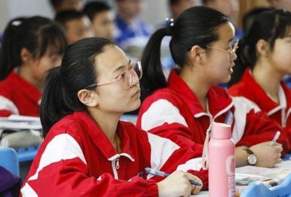 高三教室开空调，学生每天需要上交3元费用，家长：这收费合理吗