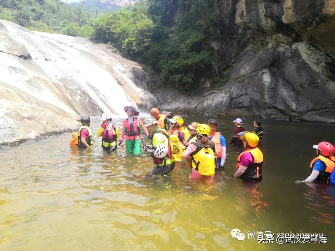 龙潭冲，夏日溯溪冲潭圣地！今年夏天最后的免费机会，惊险冲潭