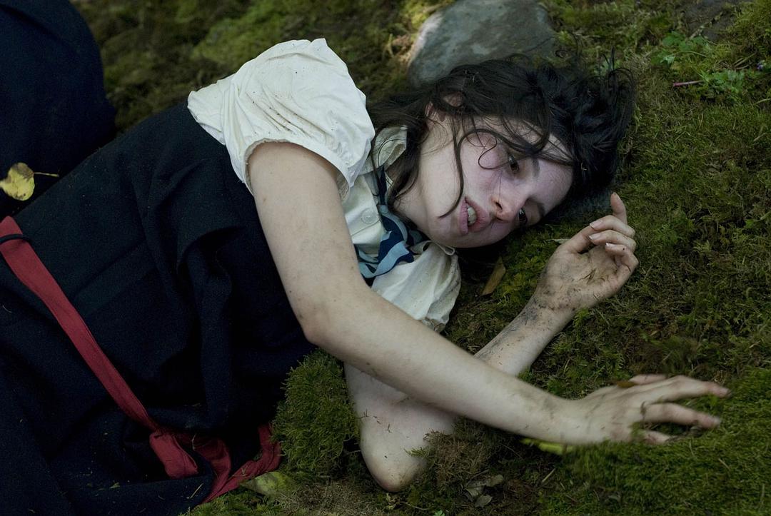 《裂缝》:比"性压抑"更可怕的,是对欲望的曲解和欲盖弥彰