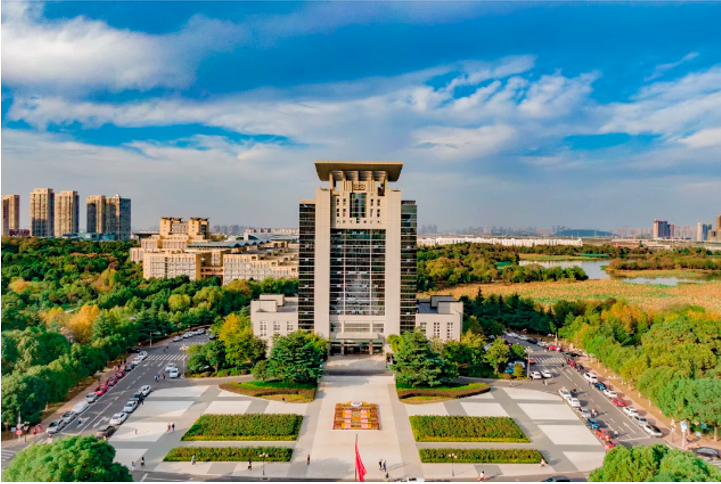 胡耀邦题写校名！全职院士“坐镇”！湖北这所高校还走出全国冠军