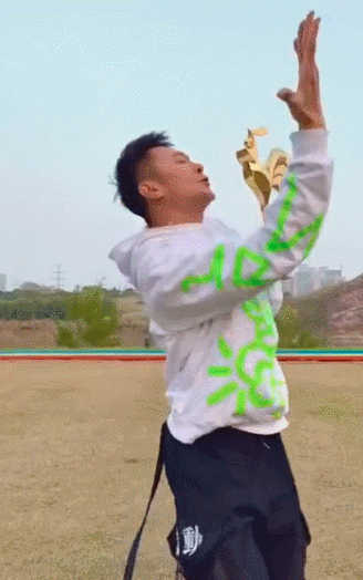 “华为小公主”的一支舞，暴露娱乐圈多少明星的尴尬