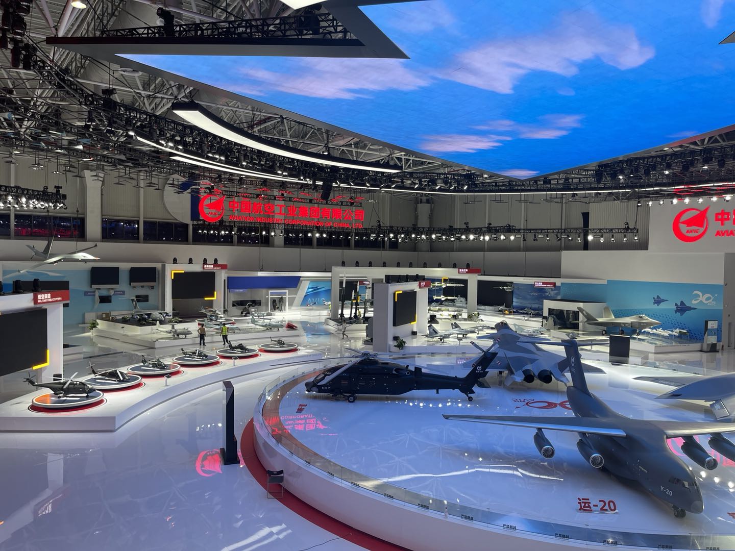 第十三届珠海航展如期举行,带大家近距离感受中国航天雄心