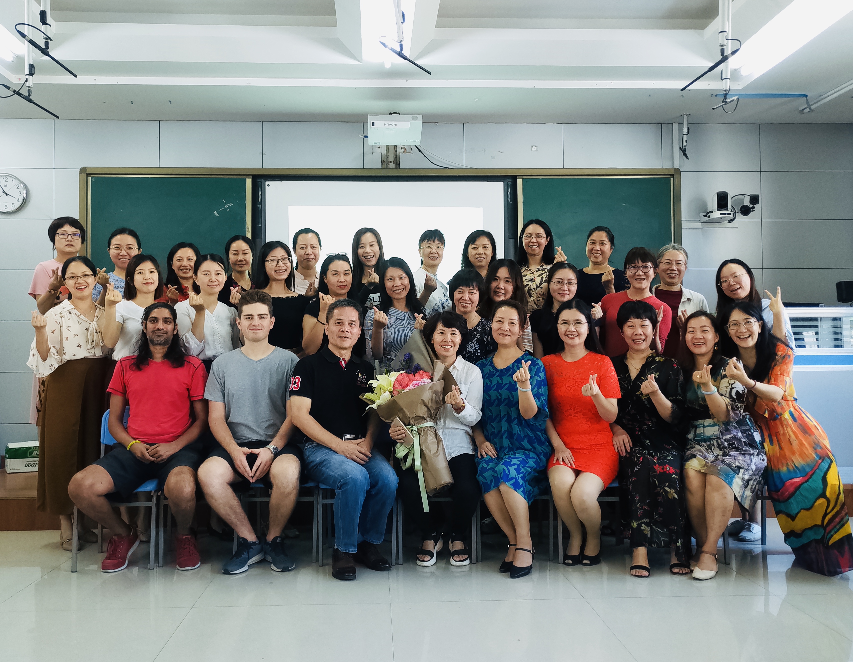 民办学校或将转为公办，老师何去何从？“公办编制”问题有答案了