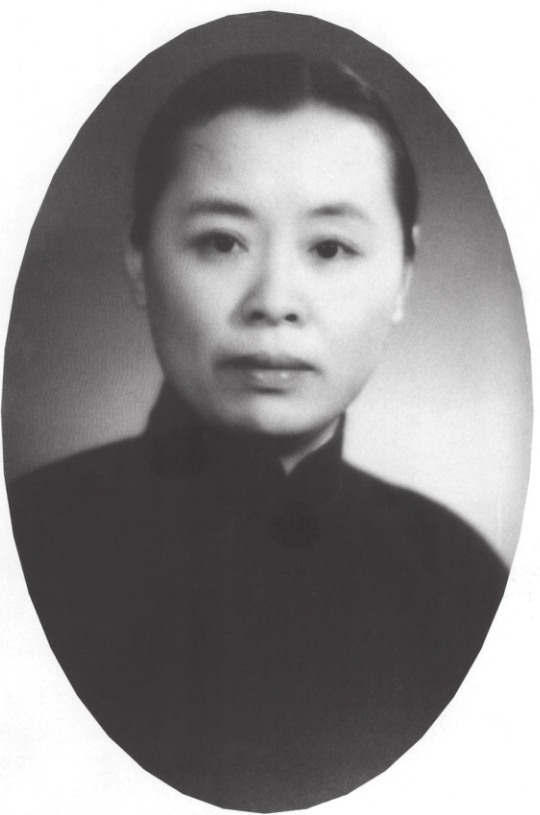 张幼仪次子彼得：险因母亲自杀打胎夭折，3岁时父亲抱其骨灰大哭