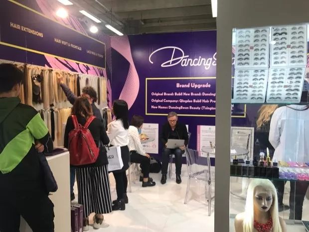 青岛90后小伙卖假睫毛：入行2年，投资30万如今年销3000万