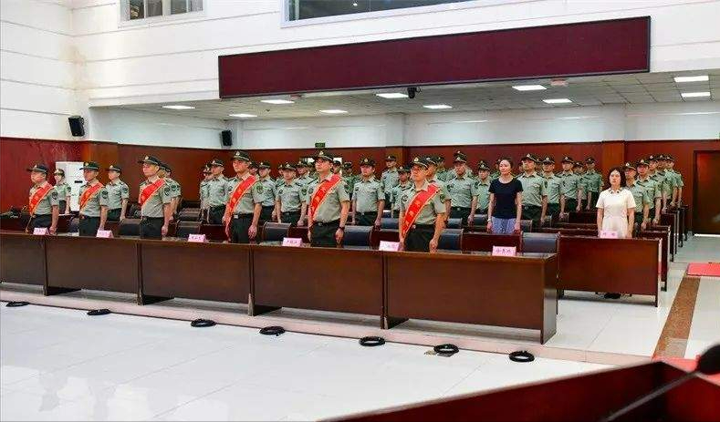 地方在规范“降薪”，部队持续“涨薪”，安置、逐月还是复员？