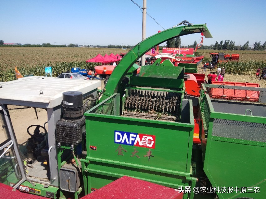 規(guī)模盛大！第二屆華北農(nóng)機(jī)地頭展在中國龐口成功舉行