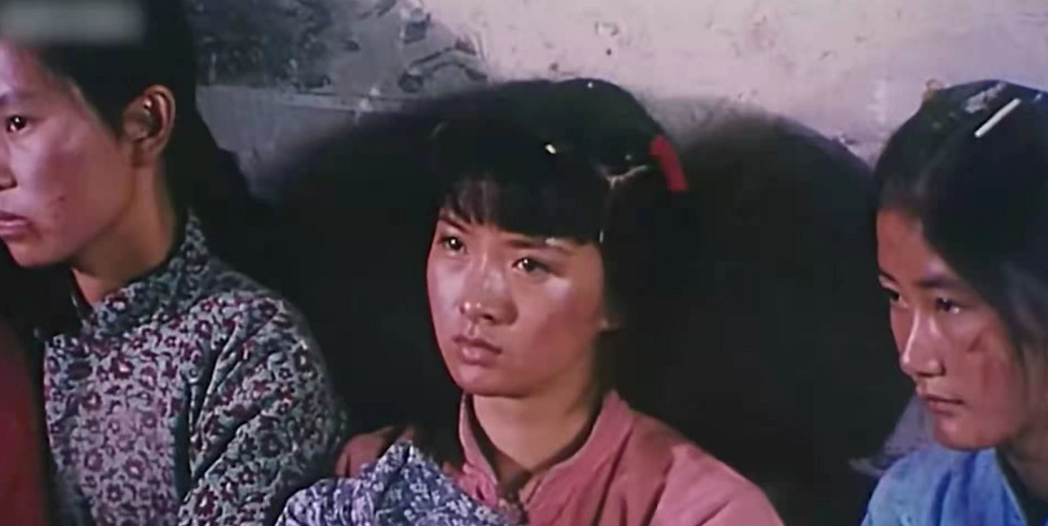 《裸血》：表姐夫婚前“教育”引发的惨剧，点破沙漠牧民的性愚昧