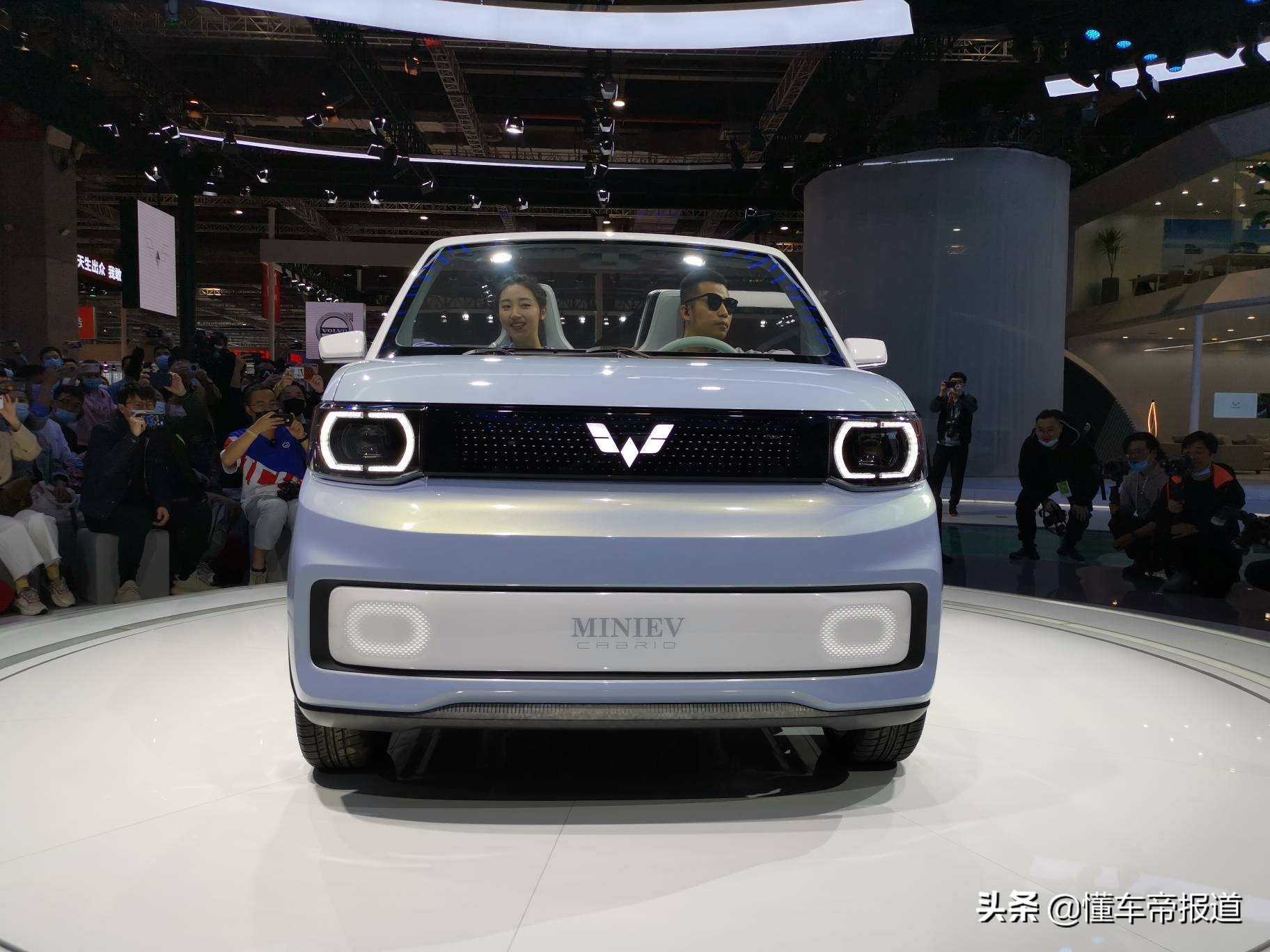 五菱宏光miniev cabrio配色好看吗可以自定义吗(为什么会有miniev