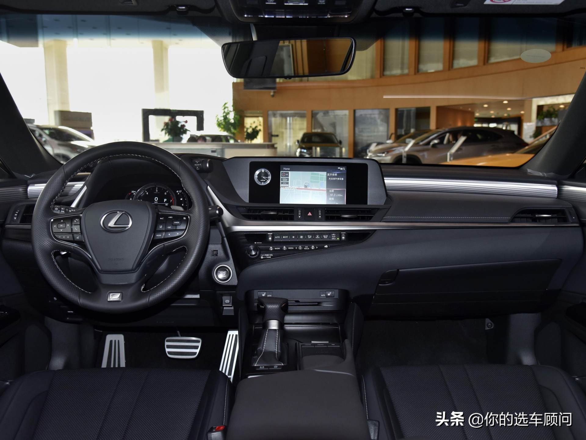 进口行政级豪华车，保养实惠价格不错，油耗6.3L，实拍雷克萨斯ES